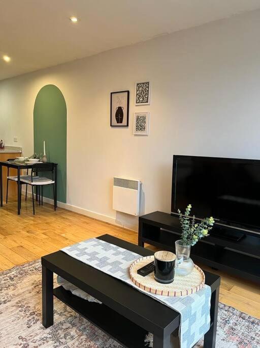 Chic 1 Bed Centrally Located Apartment - Birmingham Jq Kültér fotó